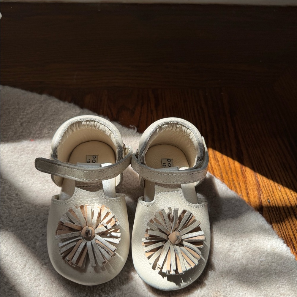 Donsje Poms Shoes | Off White Metallic Leather EUC 12-18 month